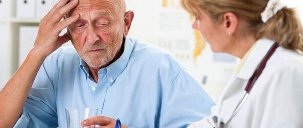 Un patient présentant des signes de prostatite en consultation avec un urologue